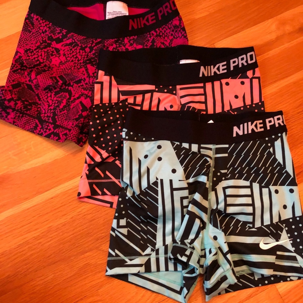 NIKE PRO SHORTS 3"  3 PAIRS SIZE SMALL WOMEN